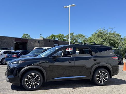 New 2026 Nissan Pathfinder Platinum AWD/4WD image 33