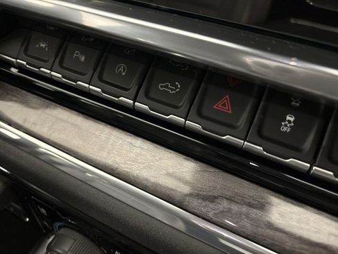 Used 2024 Chevrolet Silverado 1500 LTZ image 30