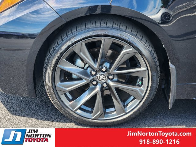 Used 2025 Toyota Corolla SE w/ SE Premium Package FWD image 13