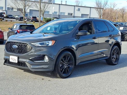 Used 2021 Ford Edge ST-Line w/ Class II Trailer Tow Package image 3