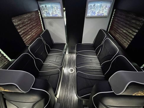 Used 2023 Mercedes-Benz Sprinter 3500 image 64