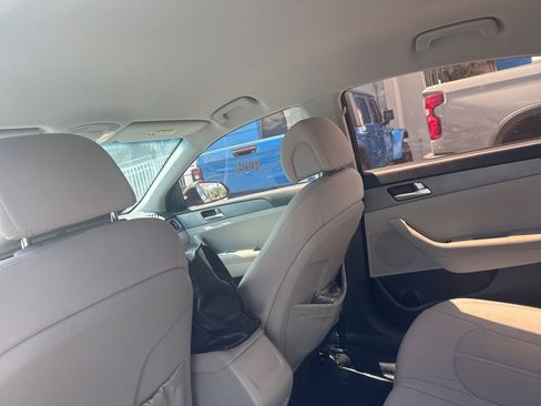 Used 2015 Hyundai Sonata SE image 14