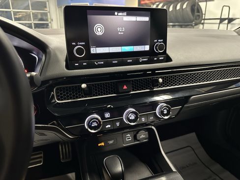 Used 2023 Honda Civic Sport image 11
