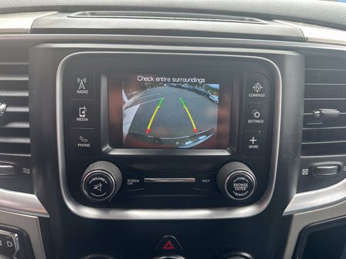 Used 2019 RAM 1500 Classic SLT AWD/4WD image 14