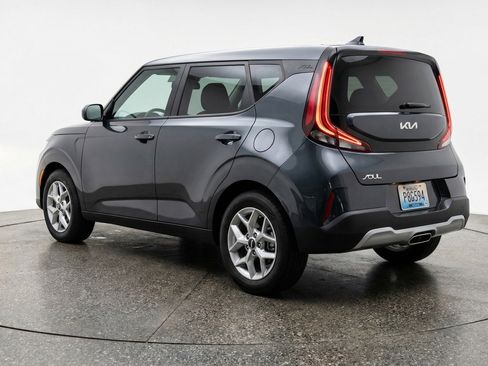 Used 2025 Kia Soul LX w/ LX Technology Package image 6