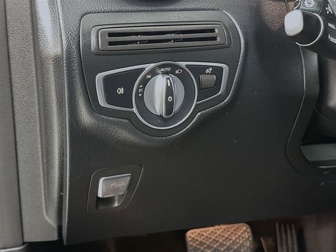 Certified 2018 Mercedes-Benz GLC 300 4MATIC image 10