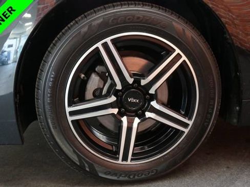 Used 2020 Toyota Corolla LE image 70