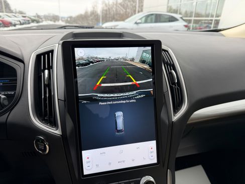 Certified 2024 Ford Edge SEL w/ Convenience Package image 17