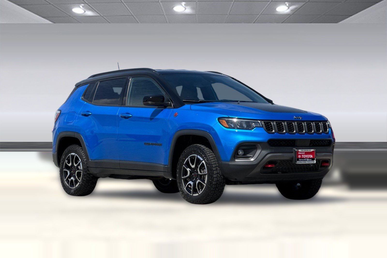 Used 2025 Jeep Compass Trailhawk AWD/4WD image 7