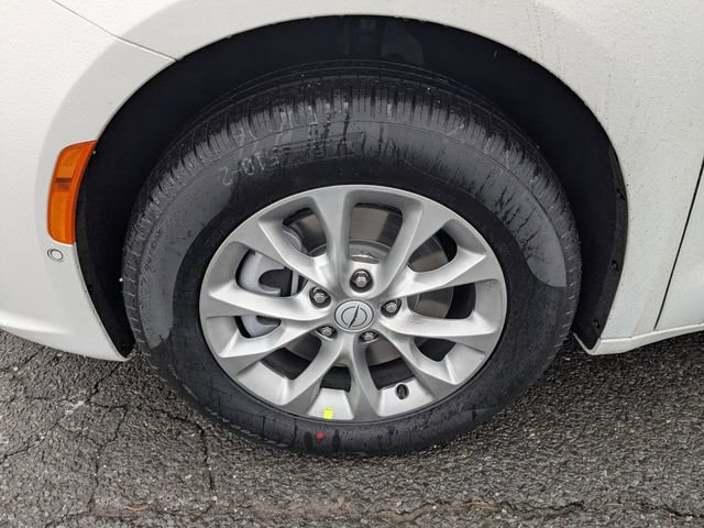New 2026 Chrysler Pacifica Select AWD/4WD image 30