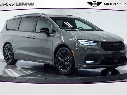 Used 2025 Chrysler Pacifica Limited