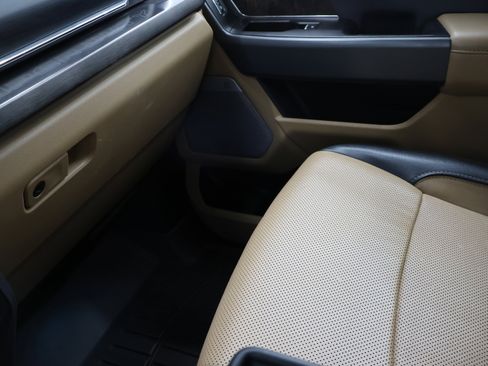 Used 2023 Ford F350 Lariat w/ FX4 Off-Road Package image 14