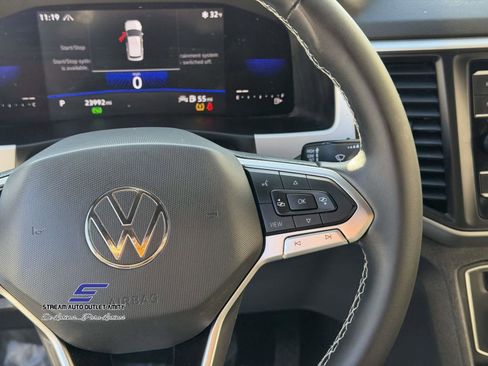 Used 2022 Volkswagen Atlas Cross Sport SE image 34
