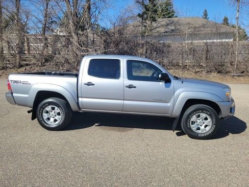 Used 2015 Toyota Tacoma 4x4 Double Cab w/ TRD Off-Road Package image 10