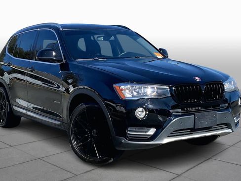 Used 2017 BMW X3 sDrive28i w/ Premium Package image 2