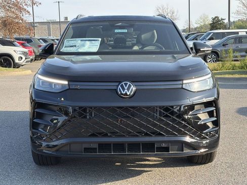 New 2026 Volkswagen Tiguan SE R-Line FWD image 8