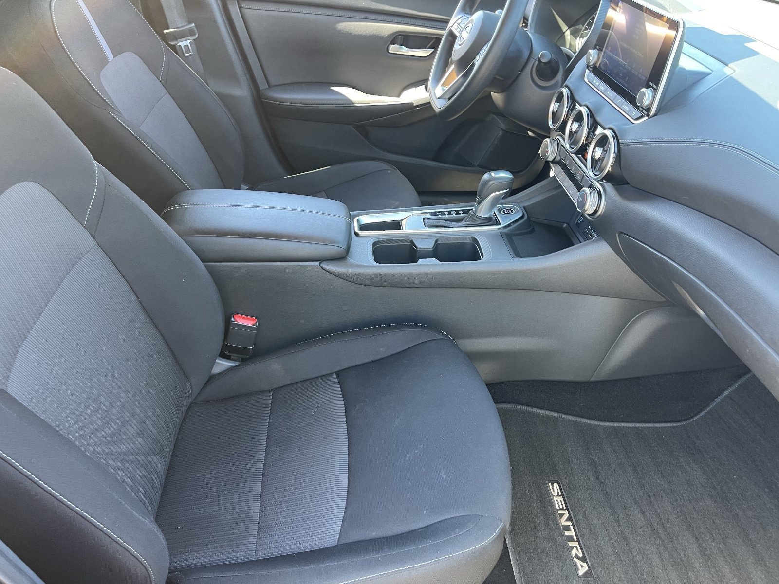 Used 2024 Nissan Sentra SV FWD image 12