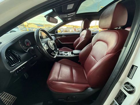 Used 2019 Kia Stinger GT1 image 9