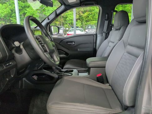 Used 2023 Nissan Frontier SV w/ Midnight Edition Package RWD image 5