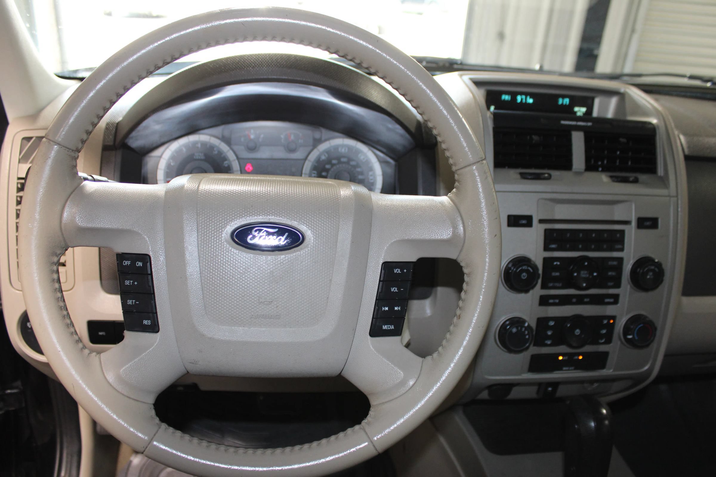 Used 2009 Ford Escape XLT FWD image 10