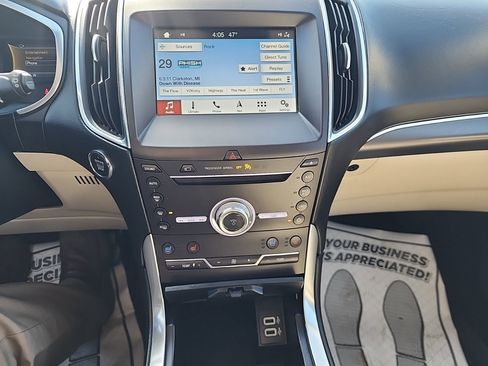 Used 2019 Ford Edge Titanium w/ Equipment Group 301A AWD/4WD image 15