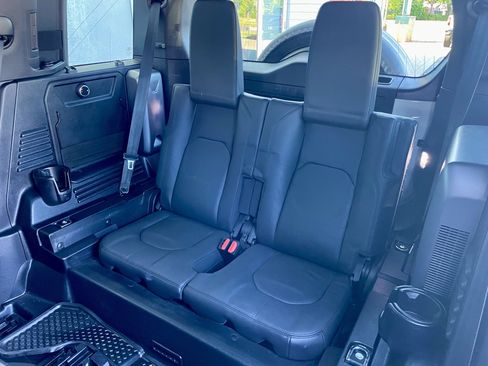 Used 2022 Land Rover Defender 110 X-Dynamic HSE AWD/4WD image 33
