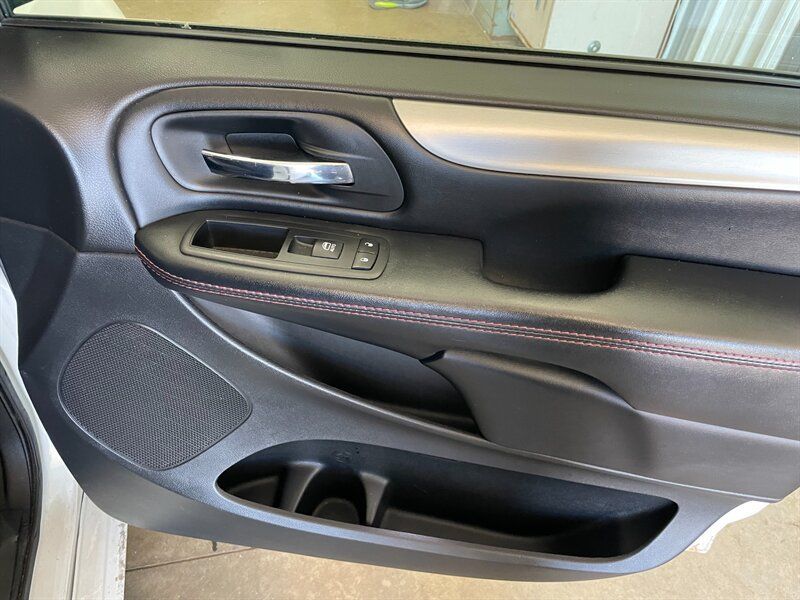 Used 2019 Dodge Grand Caravan GT FWD image 21