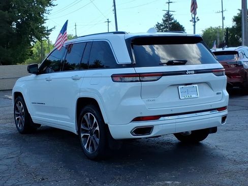 Used 2022 Jeep Grand Cherokee Overland w/ MOPAR Finishing Package AWD/4WD image 5
