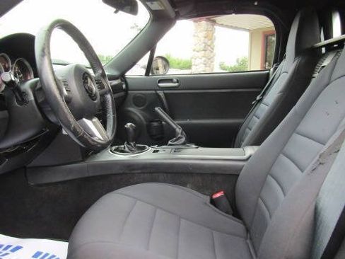 Used 2006 MAZDA MX-5 Miata Sport RWD image 7