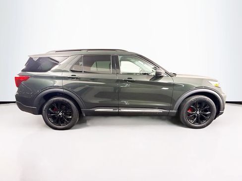 Used 2022 Ford Explorer XLT w/ Equipment Group 202A image 7