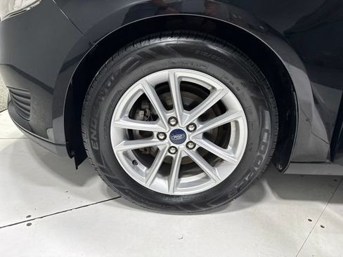 Used 2018 Ford Focus SE FWD image 6