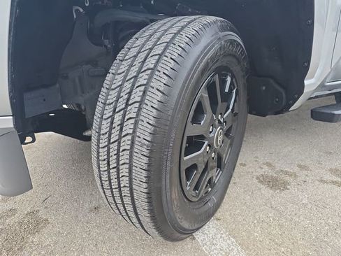 Certified 2025 Toyota Tacoma SR5 image 30