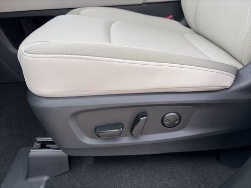 New 2026 Nissan Pathfinder SL image 10