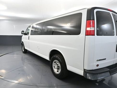 Used 2017 Chevrolet Express 3500 LT w/ LT Preferred Equipment Group image 7