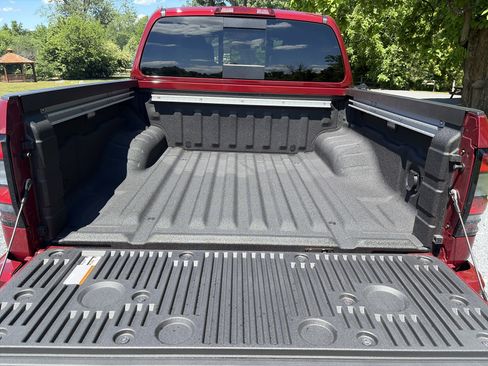 Used 2025 Nissan Frontier PRO-4X w/ Pro Convenience Package AWD/4WD image 23