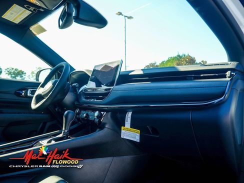 New 2026 Jeep Compass Limited image 12