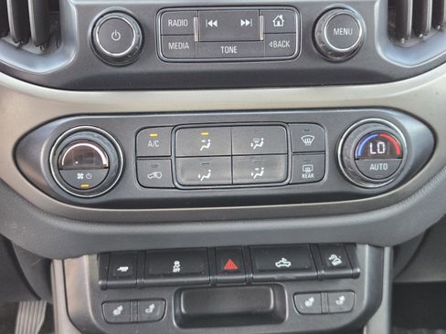 Used 2018 Chevrolet Colorado Z71 w/ Z71 Midnight Edition AWD/4WD image 10