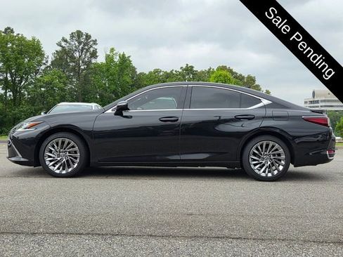 Used 2025 Lexus ES 300h Ultra Luxury w/ Accessory Package (Z1) FWD image 2