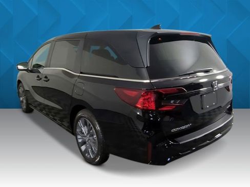 New 2026 Honda Odyssey Touring image 3