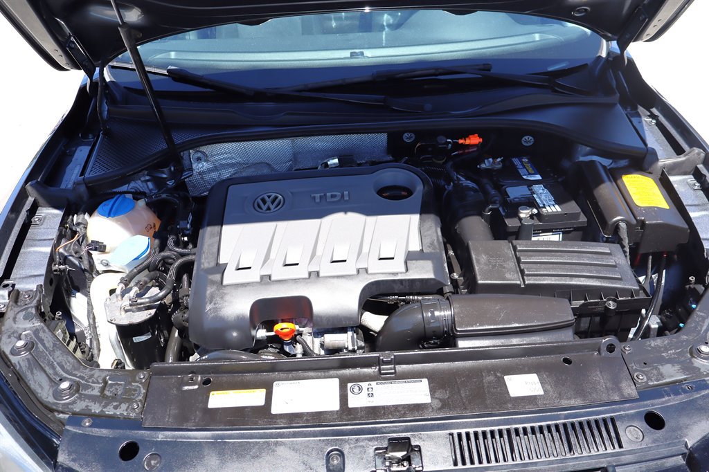 Used 2013 Volkswagen Passat TDI SE FWD image 32
