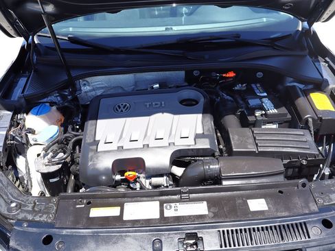 Used 2013 Volkswagen Passat TDI SE FWD image 32