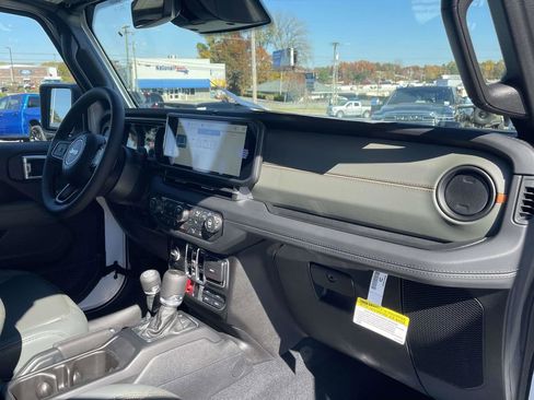 New 2026 Jeep Gladiator Mojave image 14