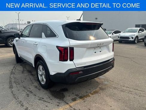 Used 2023 Kia Sorento LX FWD image 8