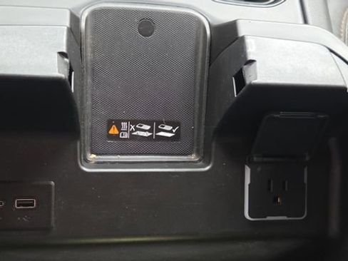 Used 2025 GMC Sierra 2500 AT4 w/ Technology Package image 41