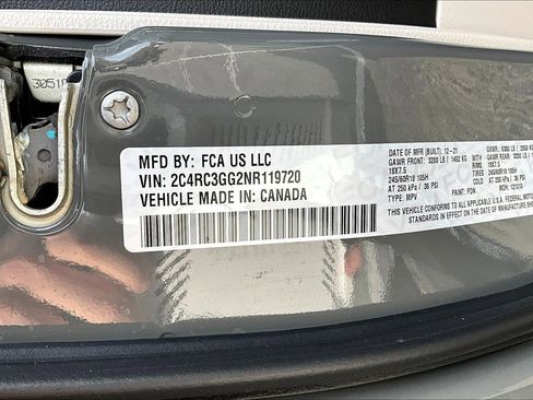 Used 2022 Chrysler Pacifica Limited image 19