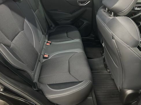 Used 2023 Subaru Forester Premium AWD/4WD image 32