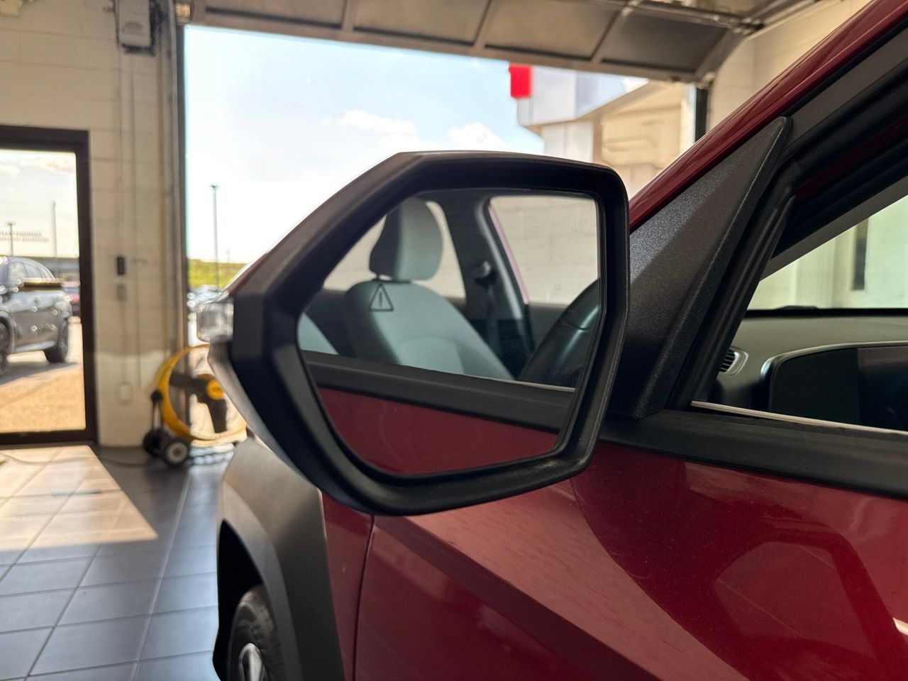 Used 2025 Hyundai Kona SEL AWD/4WD image 12