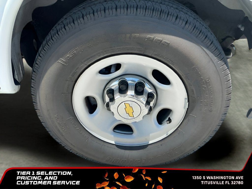 Used 2025 Chevrolet Express 3500 LT w/ LT Preferred Equipment Group RWD image 35