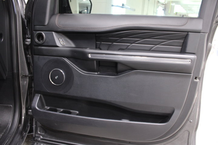 Used 2020 Ford Expedition Platinum AWD/4WD image 26