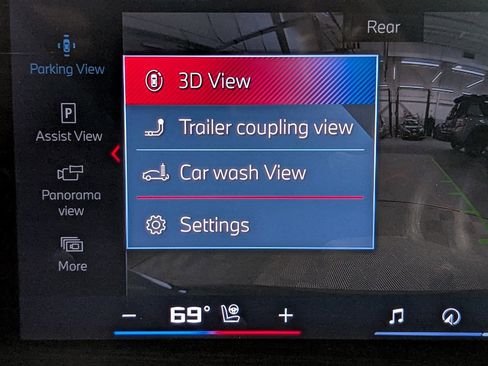 Certified 2024 BMW X6 M60i w/ Dynamic Handling Package image 28